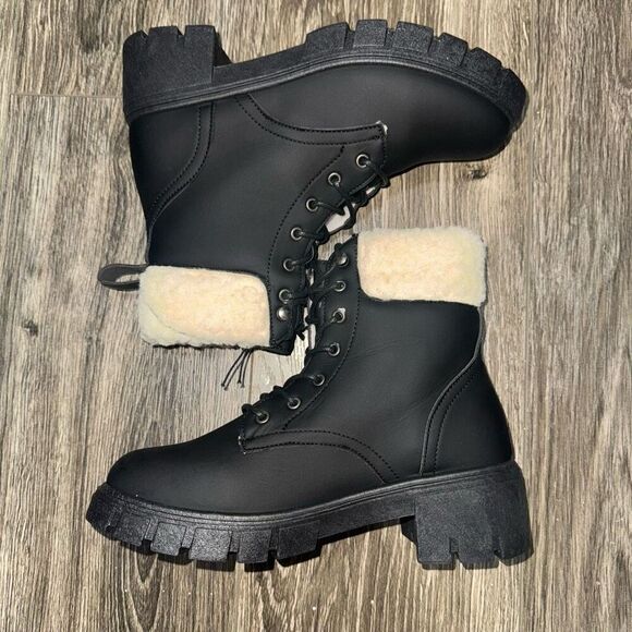 New Streetwear Society Black Heeled Boots - Picture 1 of 5